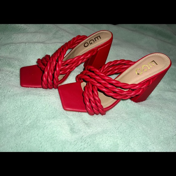 Red heels - Picture 1 of 3